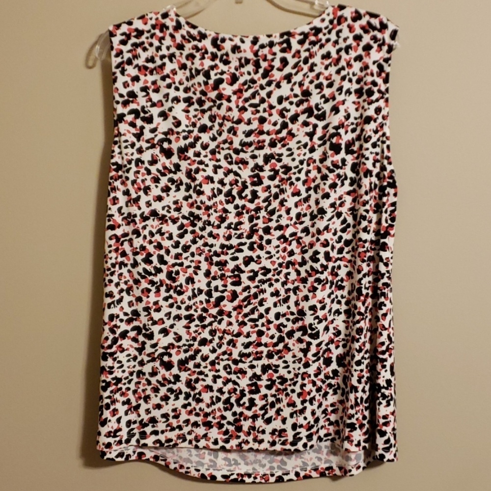 Tahari Lightweight sleeveless top or tank - Picture 4 of 4